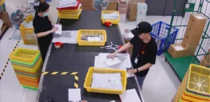 Read more about the article 電商倉儲10大作業流程，善用時間差3人高效出貨上千包裹的關鍵技巧